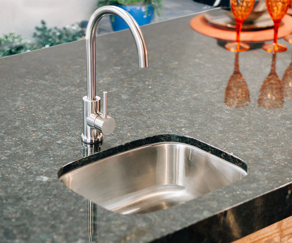 Summerset 19" Undermount Sink & 360º Hot/Cold Faucet